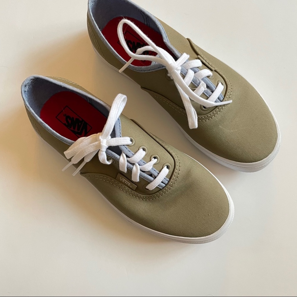 New Vans Sneakers - Picture 2 of 8